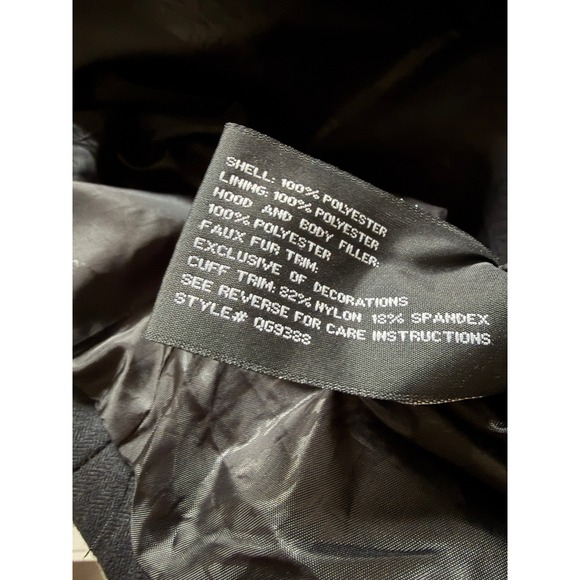 NWOT Gerry Black Puffer Jacket with Faux Fur Hood Size M Gorpcore - Picture 2 of 5